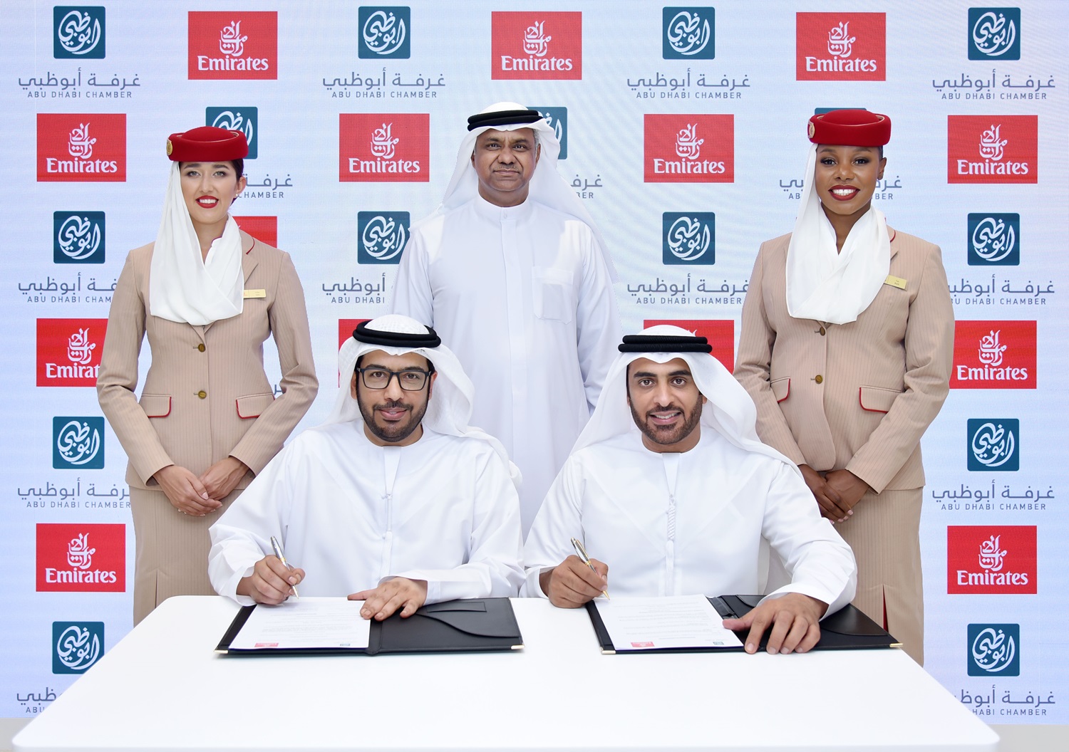 على هامش مشاركة الغرفة في سوق السفر العربي 2024 شراكة بين «غرفة أبوظبي» وطيران الإمارات لتعزيز قطاع السفر والسياحة