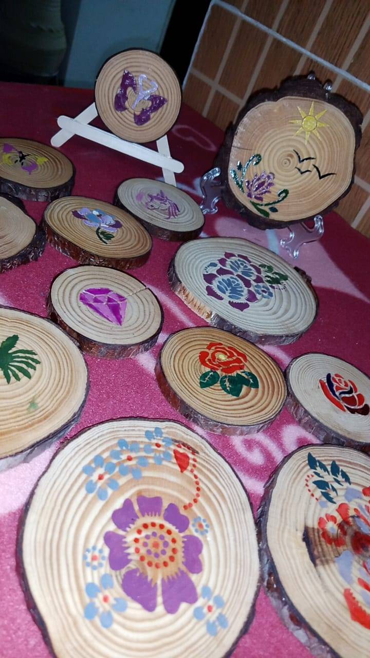 مبدعات من حلاوة صنعن إنتاجهن بماء من ذهب