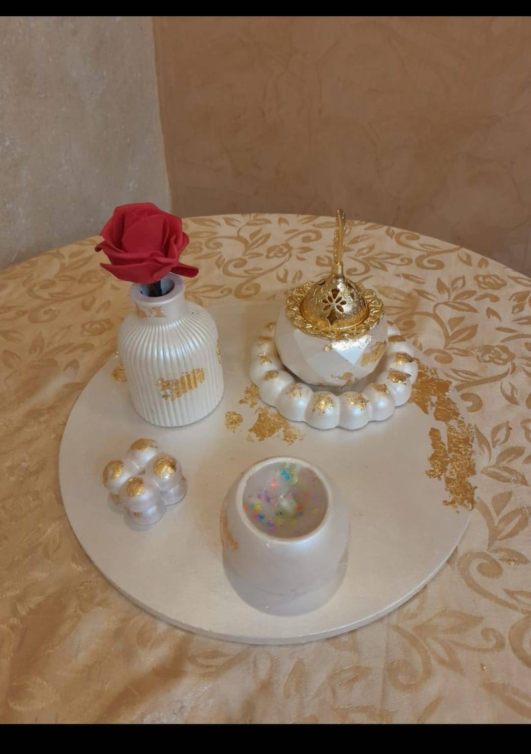 مبدعات من حلاوة صنعن إنتاجهن بماء من ذهب 