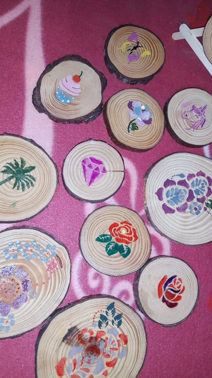 مبدعات من حلاوة صنعن إنتاجهن بماء من ذهب 