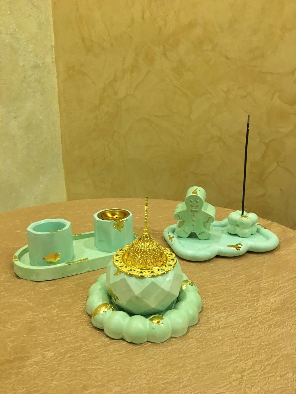 مبدعات من حلاوة صنعن إنتاجهن بماء من ذهب 