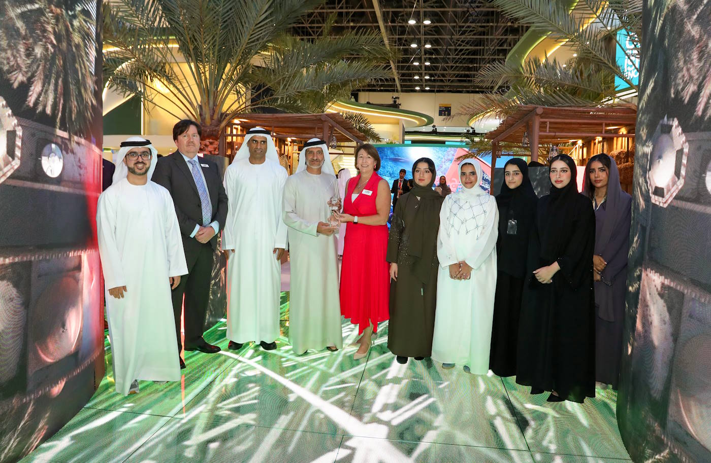حياكم في أبوظبي تحصد جائزة أفضل تصميم جناح في معرض سوق  السفر العربي 2024