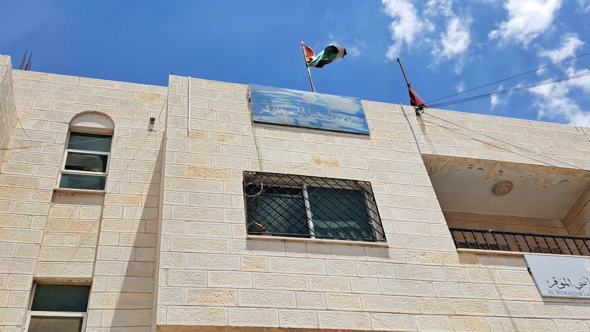 تعطل النظام الالكتروني التابع لدائرة الاراضي في منطقة الموقر .. والدائرة ترد