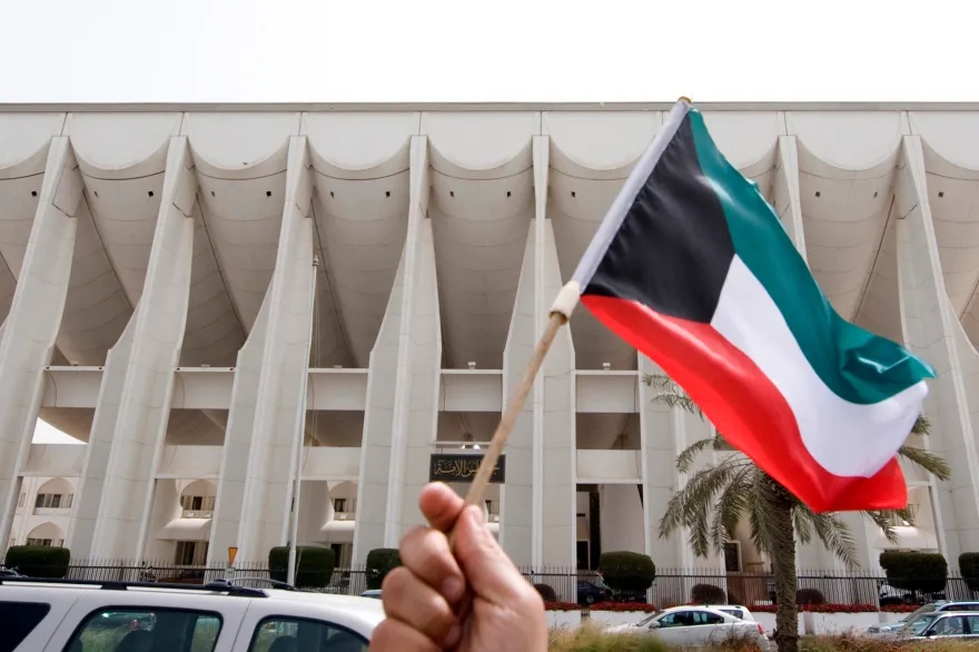 الكويت تعين حكومة جديدة برئاسة الشيخ أحمد عبد الله الصباح