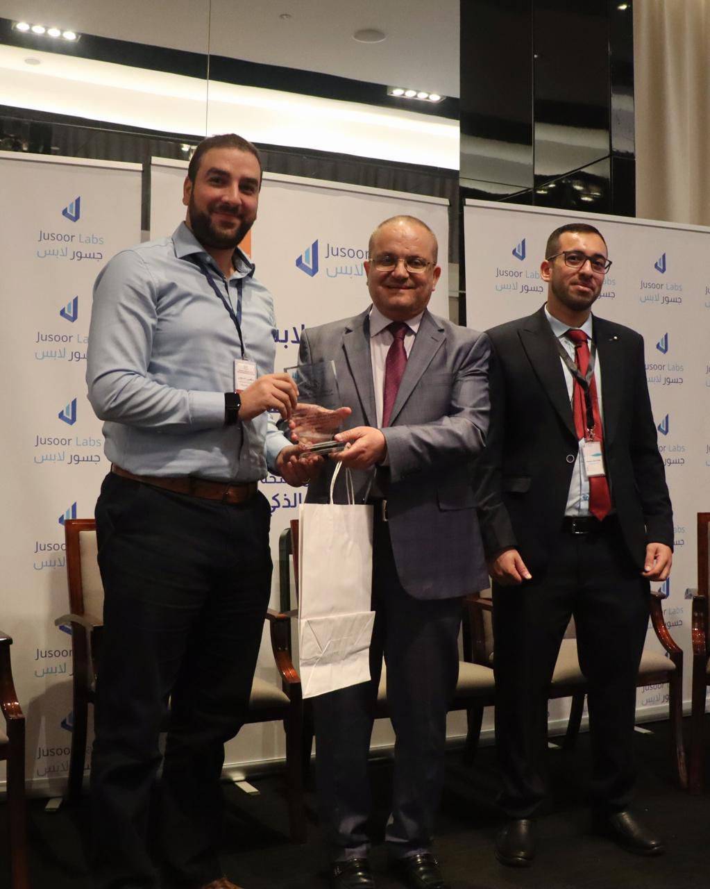 عبيدات يرعى مؤتمر جسور لابس: المختبرات الافتراضية وإطلاق تطبيقها الذكي