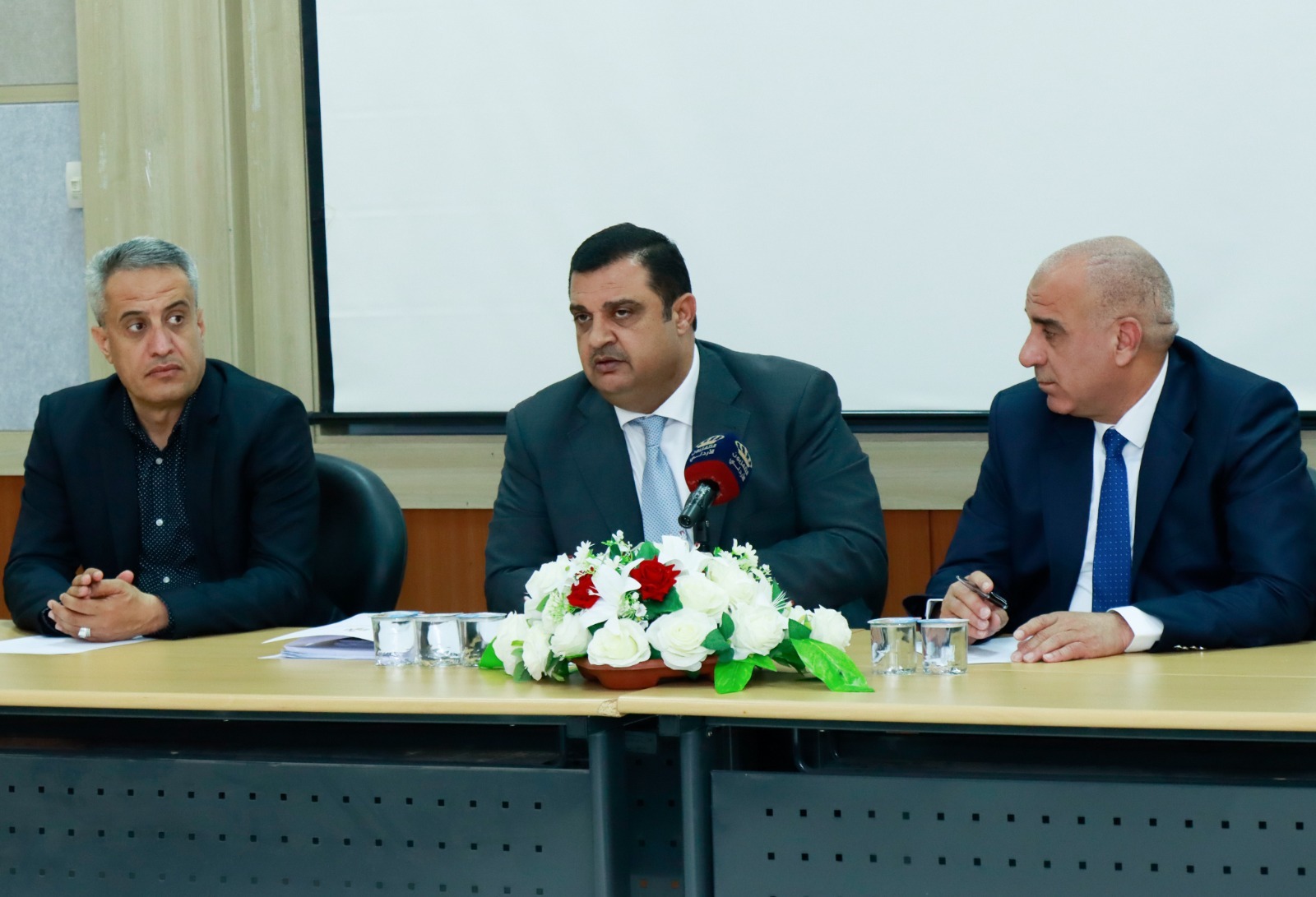 لقاء حول تعزيز مفاهيم المشاركة السياسية والتعريف بالتشريعات الناظمة لها في جامعة الحسين بن طلال