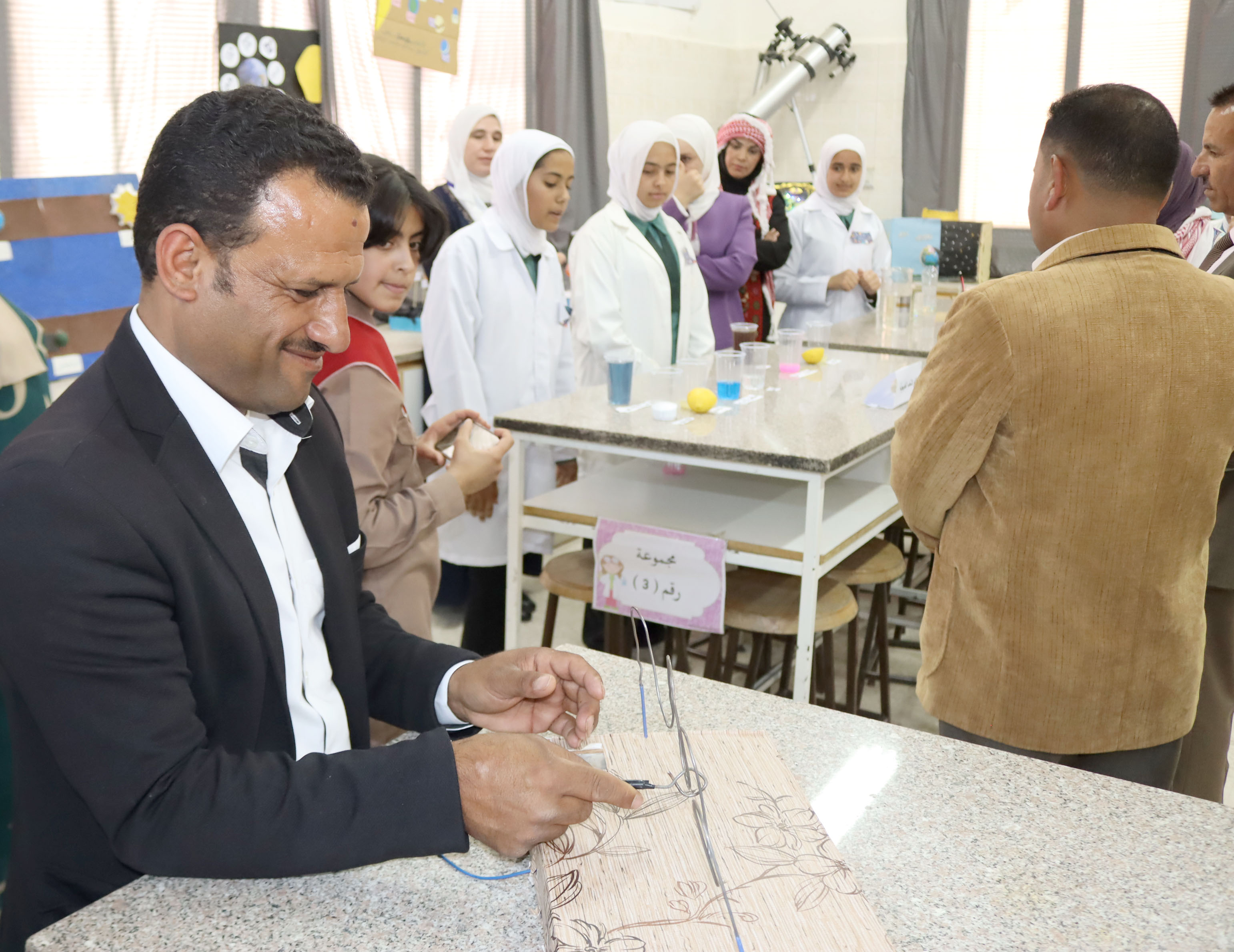 العبيدات يفتتح المعرض العلمي السنوي (علماء المستقبل) في مدرسة مغايرمهنا الثانوية المختلطة