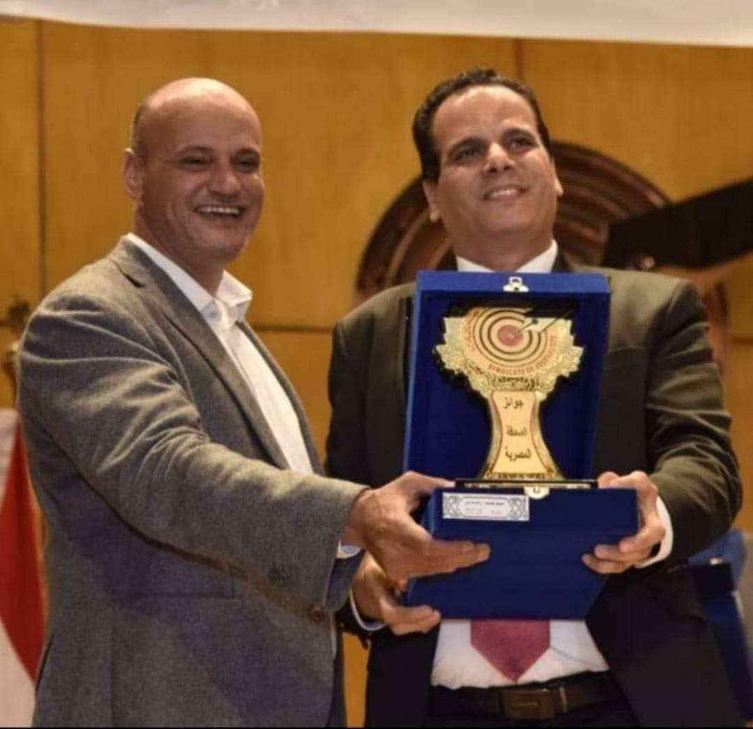 التتويج ال 13 من نقابة الصحفيين بمصرللدكتور مدحت رشدى بجائزة الصحافة المصرية 