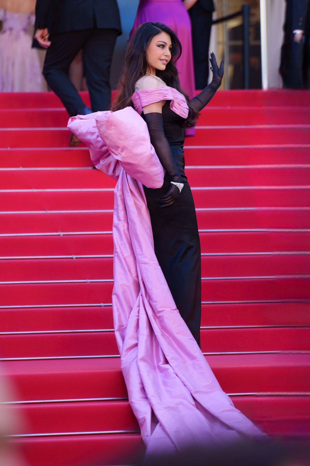 هيفاء وهبي تتصدر محركات البحث بإطلالاتها الساحرة في مهرجان كان السينمائي