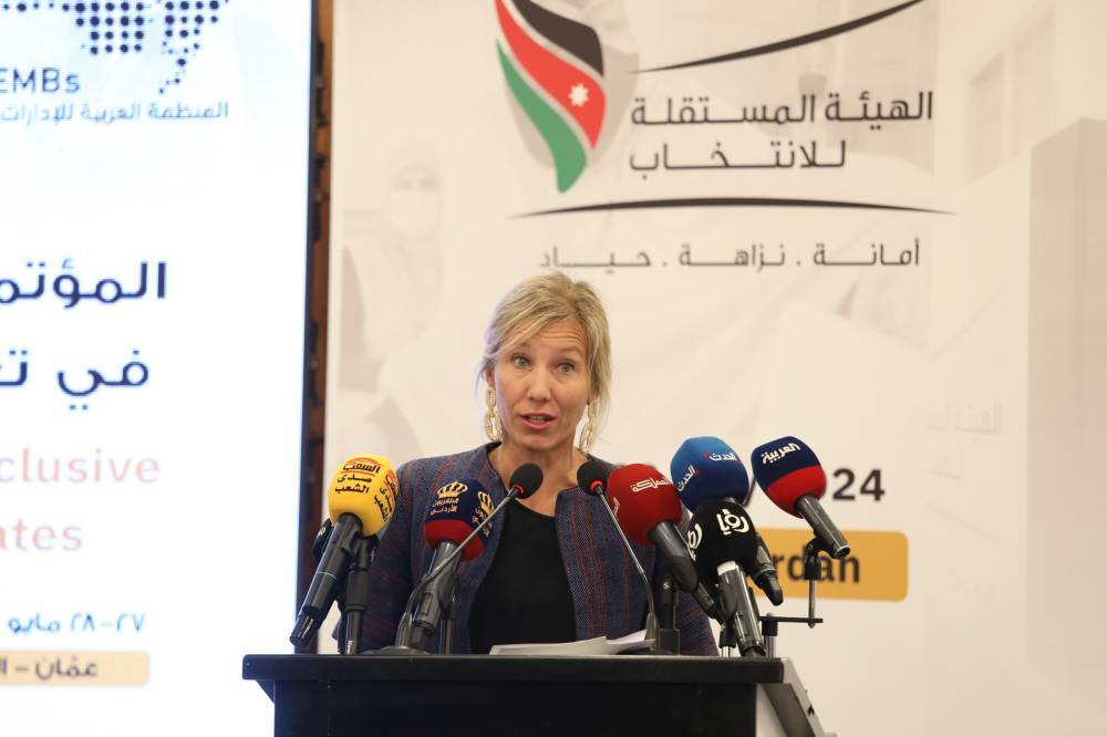 المعايطة يبحث تعزيز التعاون الانتخابي مع السفيرة التونسية