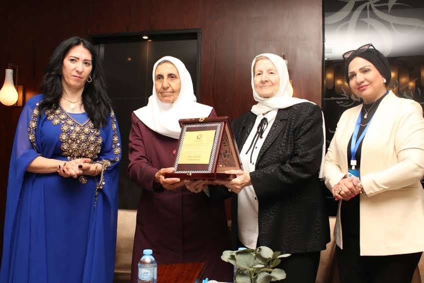 بمناسبة عيد الاستقلال واليوبيل الفضي وتحت رعاية سيدة المئوية فايزة الزعبي مجلة مال واعمال  تكريم نخبة من السيدات الرائدات في المجتمع