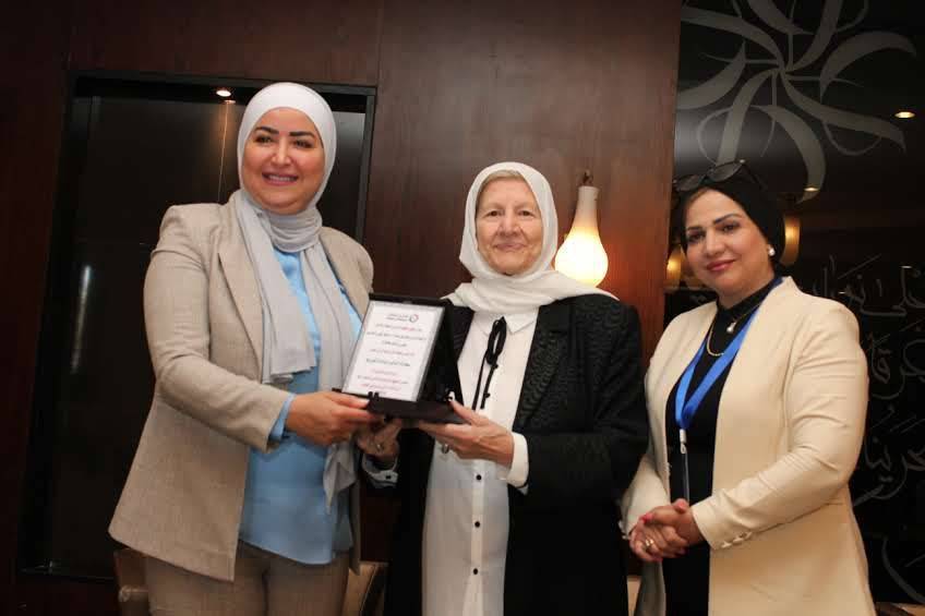 بمناسبة عيد الاستقلال واليوبيل الفضي وتحت رعاية سيدة المئوية فايزة الزعبي مجلة مال واعمال  تكريم نخبة من السيدات الرائدات في المجتمع