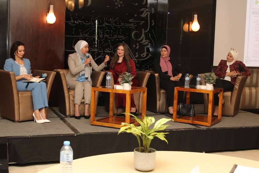 بمناسبة عيد الاستقلال واليوبيل الفضي وتحت رعاية سيدة المئوية فايزة الزعبي مجلة مال واعمال  تكريم نخبة من السيدات الرائدات في المجتمع