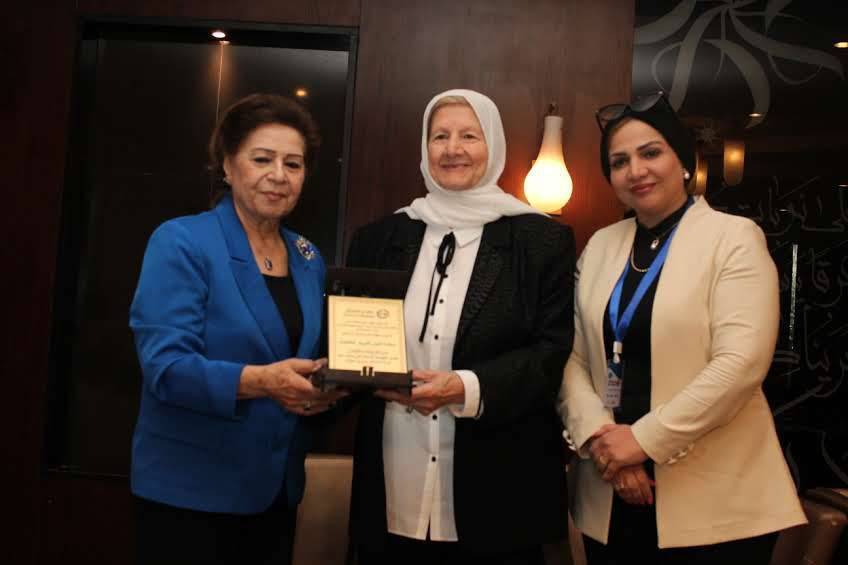 بمناسبة عيد الاستقلال واليوبيل الفضي وتحت رعاية سيدة المئوية فايزة الزعبي مجلة مال واعمال  تكريم نخبة من السيدات الرائدات في المجتمع