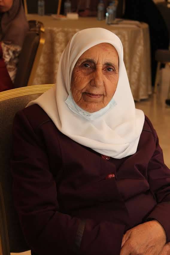 بمناسبة عيد الاستقلال واليوبيل الفضي وتحت رعاية سيدة المئوية فايزة الزعبي مجلة مال واعمال  تكريم نخبة من السيدات الرائدات في المجتمع