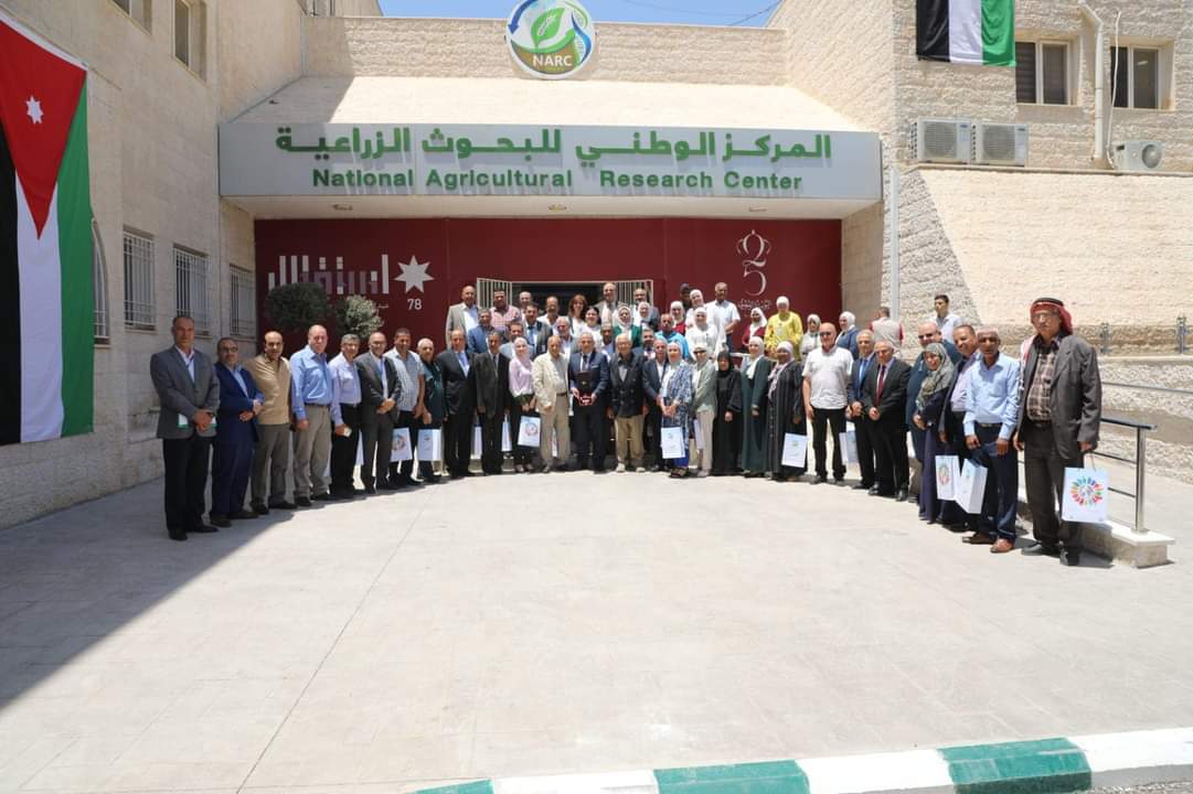 بمناسبة اليوبيل الفضي لتولي جلالة الملك عبدالله الثاني ابن الحسين سلطاته الدستورية   حداد يكرم متقاعدي البحوث الزراعية