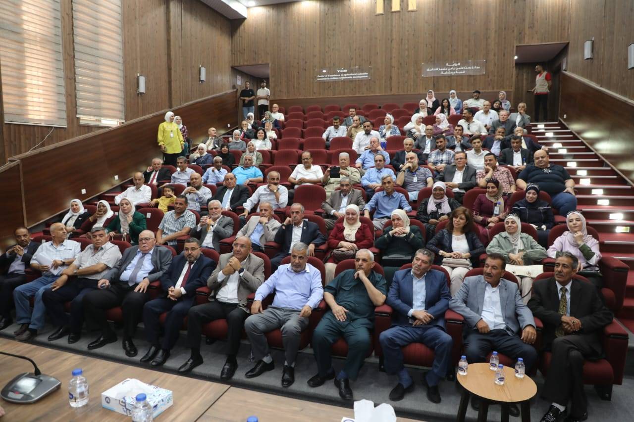 بمناسبة اليوبيل الفضي لتولي جلالة الملك عبدالله الثاني ابن الحسين سلطاته الدستورية   حداد يكرم متقاعدي البحوث الزراعية