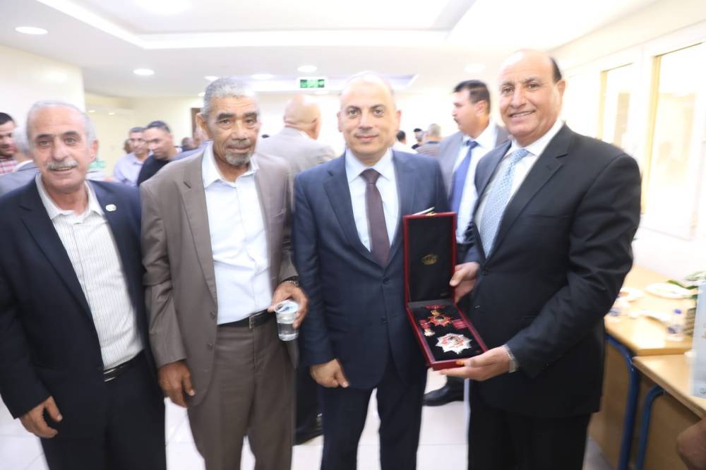 بمناسبة اليوبيل الفضي لتولي جلالة الملك عبدالله الثاني ابن الحسين سلطاته الدستورية   حداد يكرم متقاعدي البحوث الزراعية