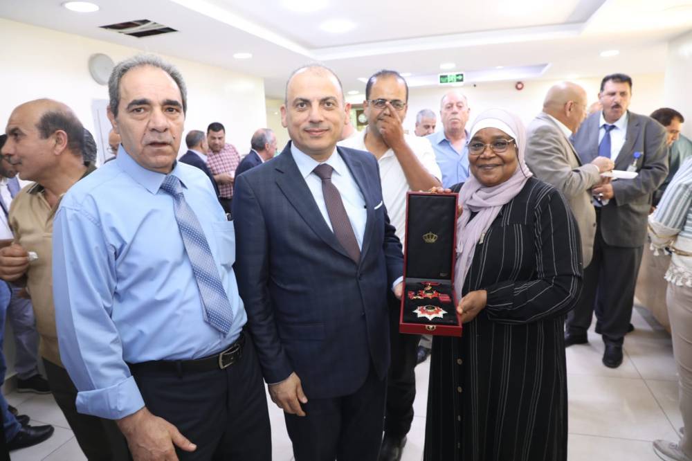 بمناسبة اليوبيل الفضي لتولي جلالة الملك عبدالله الثاني ابن الحسين سلطاته الدستورية   حداد يكرم متقاعدي البحوث الزراعية