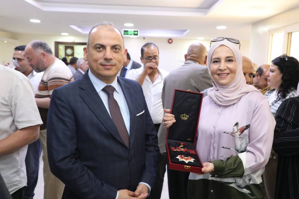 بمناسبة اليوبيل الفضي لتولي جلالة الملك عبدالله الثاني ابن الحسين سلطاته الدستورية   حداد يكرم متقاعدي البحوث الزراعية