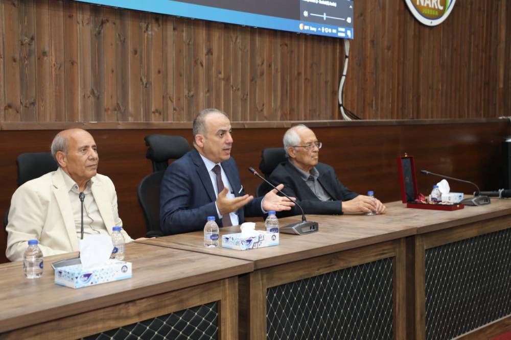 بمناسبة اليوبيل الفضي لتولي جلالة الملك عبدالله الثاني ابن الحسين سلطاته الدستورية   حداد يكرم متقاعدي البحوث الزراعية