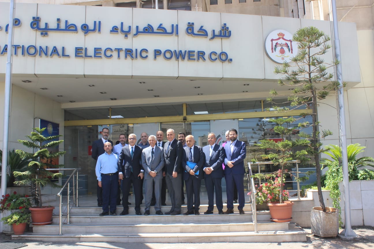 الكهرباء الوطنية ومصانع الأسمنت الأردنية (لافارج) توقعان اتفاقية استبدال محطة تحويل كهرباء جديدة في الفحيص والسلط والبيادر