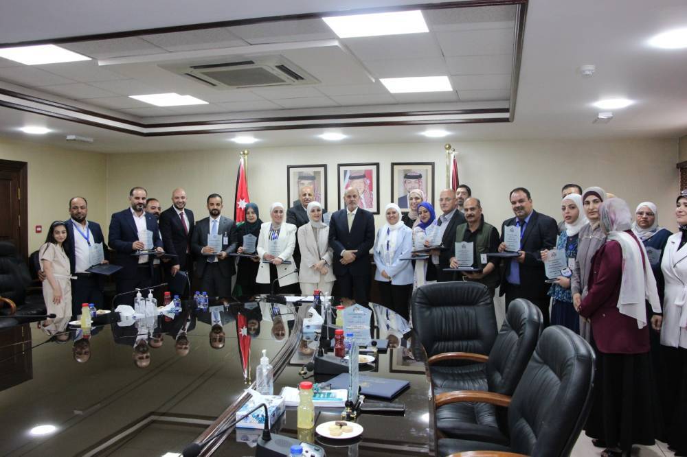 الشمالي يكرم الفائزين بجائزتي أفضل وحدة تنظيمية والموظف المتميز في  الصناعة والتجارة