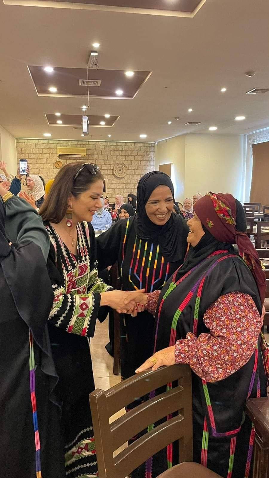 ملتقى اصايل الأردن لابسات المدارق يحتفل بالمناسبات الوطنية في مادبا 