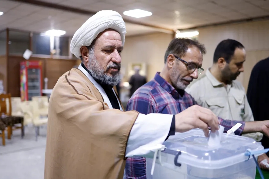 وزارة الداخلية: مسعود بزشكيان يفوز في انتخابات الرئاسة الإيرانية