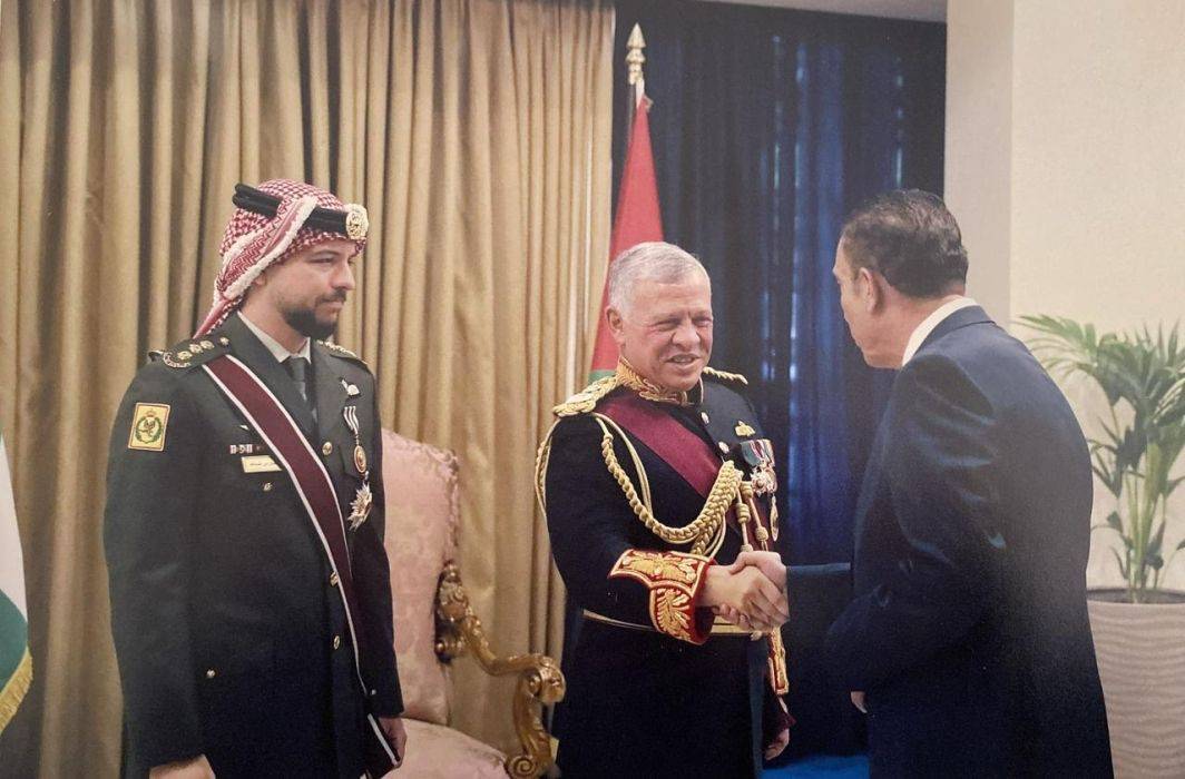 الطراونة يشكر الملك ويوجه رسالة بعد استقالته من الأعيان