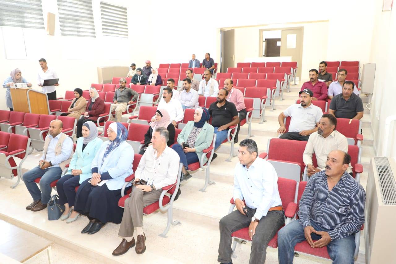 ابو حمور يوجه الباحثين لتعزيز البحث العلمي الزراعي 