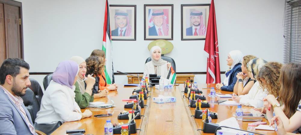  الصناعة والتجارة  تعقد اجتماعا لتمكين المنشآت المملوكة للسيدات برئاسة الزعبي