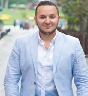 الدكتور أحمد التحيوي: التقنيات الحديثة أثرت على صناعة الأدوية والرعاية الصحية