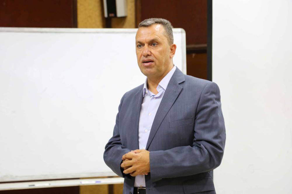 محاضرة بعنوان استقرارية النظام الكهربائي وتحدياتها والحلول المتوقعة للتحسين منها