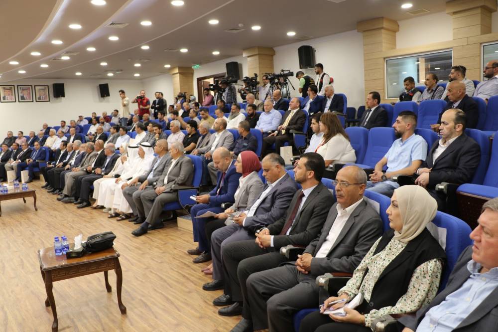 وزيرا الصناعة والتجارة والاستثمار يرعيان فعاليات اليوم الترويجي لمدينة الزرقاء الصناعية.