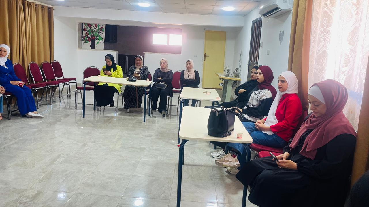 جلسة توعوية في في مركز الأميرة بسمة للتنمية البشرية /ماعين حول مشاركة المرأة السياسية والحزبية