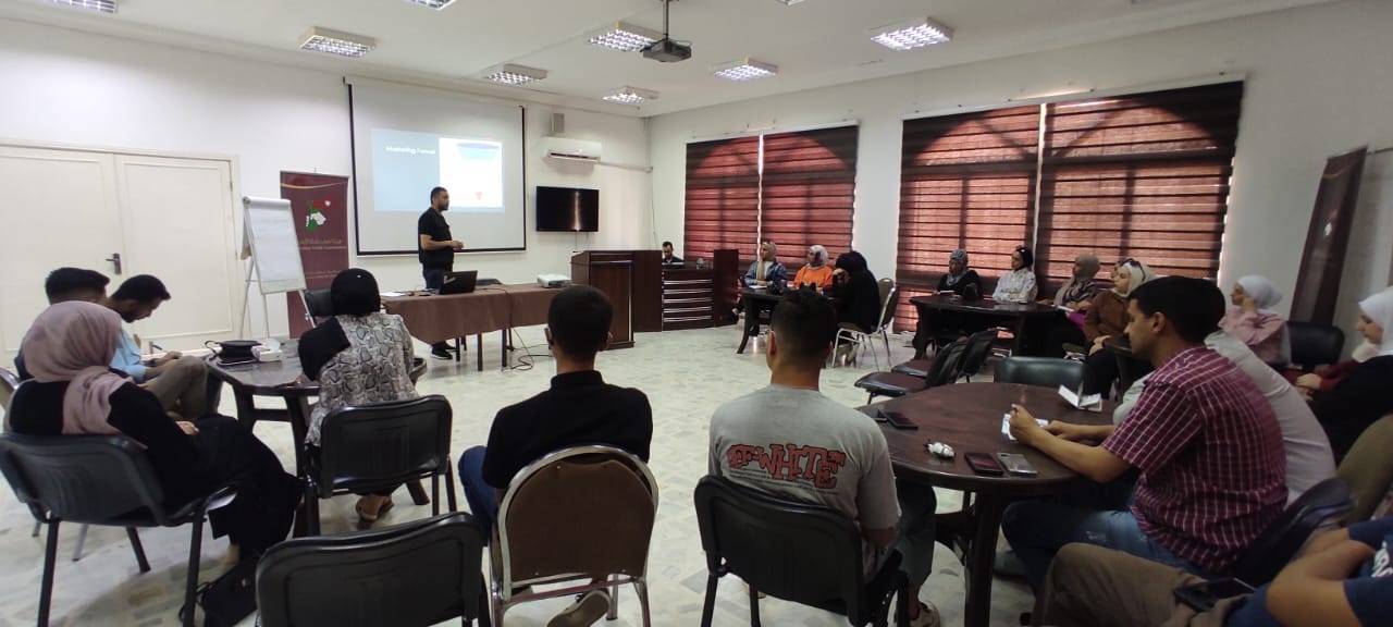 دورة تدريبية حول التسويق الإلكتروني في مادبا 