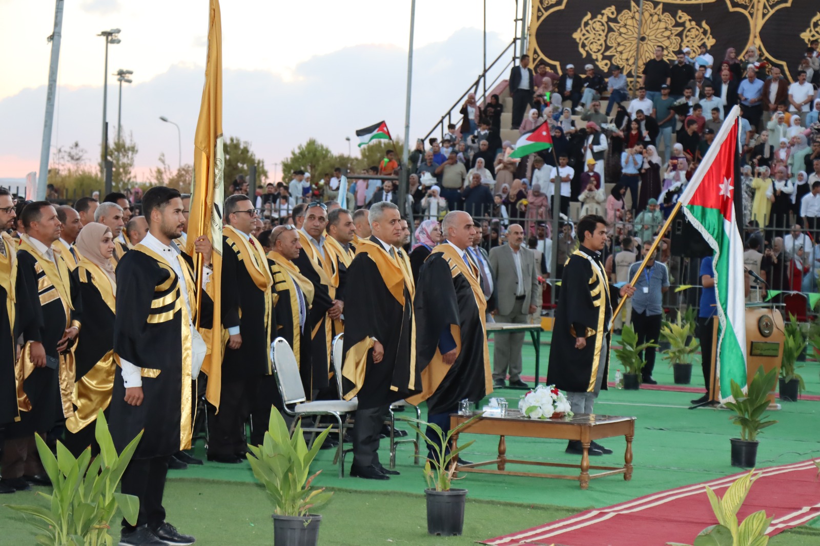 جامعة الحسين بن طلال تحتفل بتخريج الفوج الخامس والعشرين( فوج اليوبيل الفضي)من طلبتها.