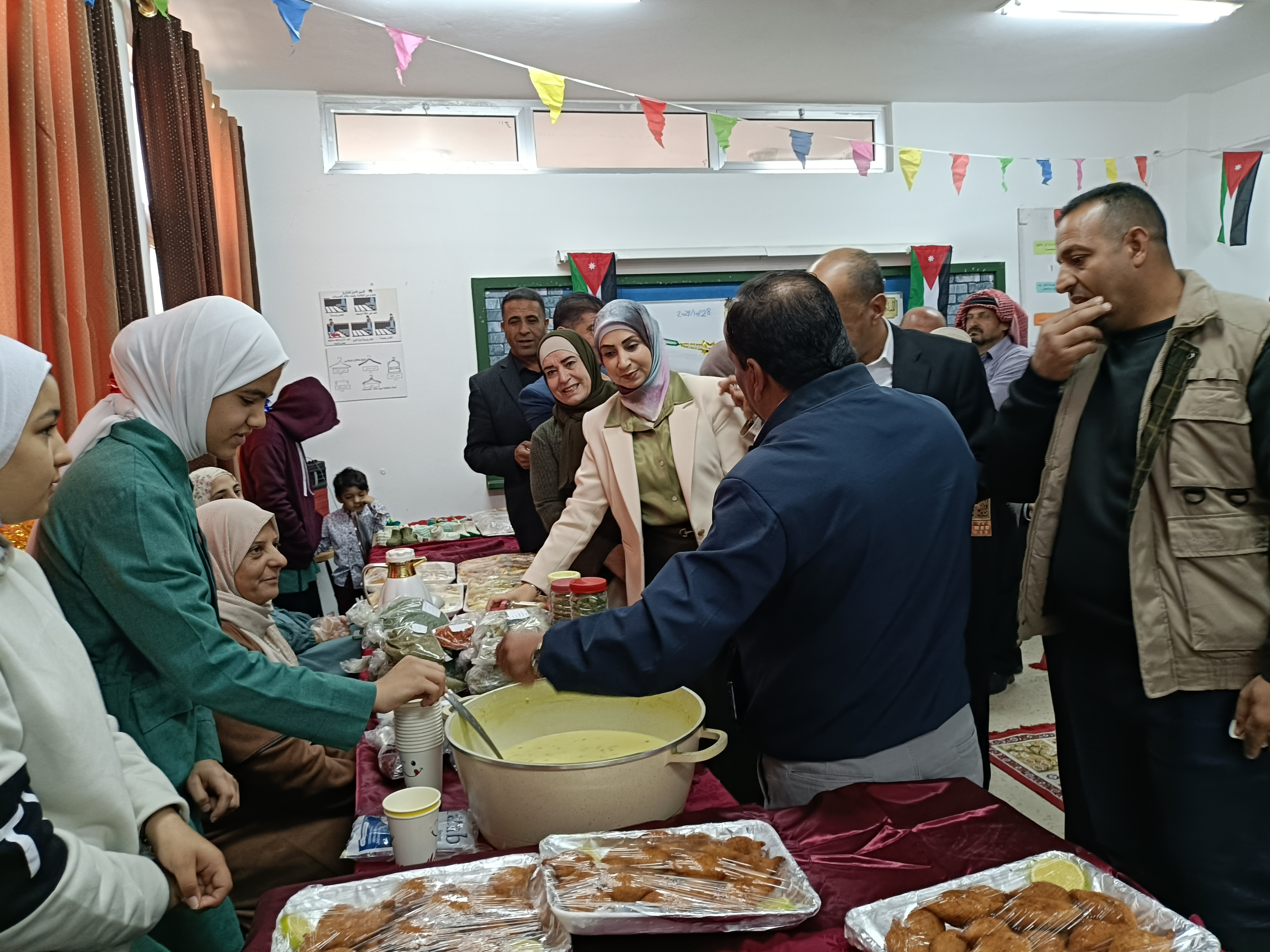 متصرف لواء البترا سطام المجالي يرعى مهرجان خيرات الوادي في لواء البترا 