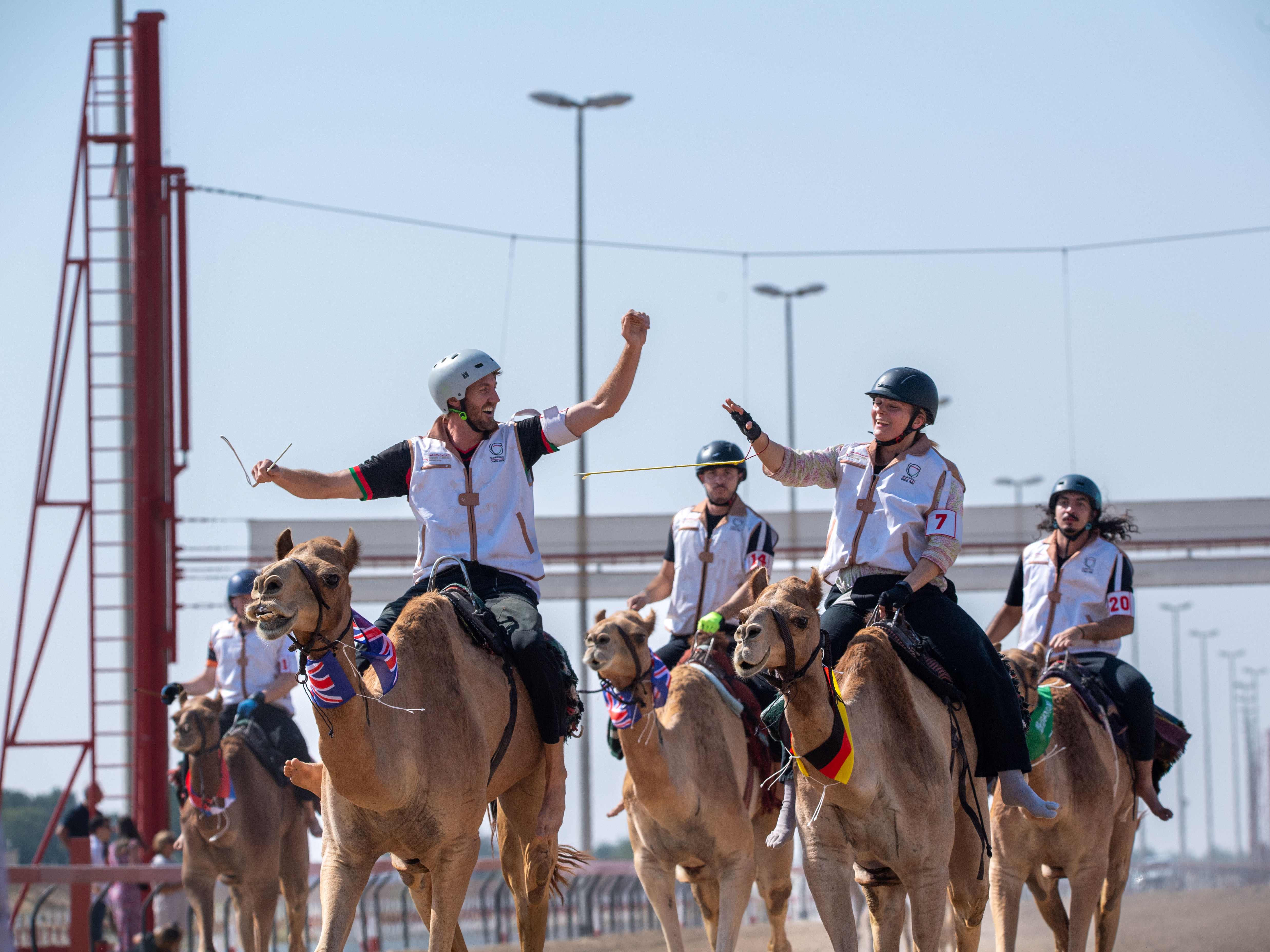 مركز حمدان بن محمد لإحياء التراث  ينظم النسخة السادسة للمفحام الأولي لماراثون رحلة الهجن