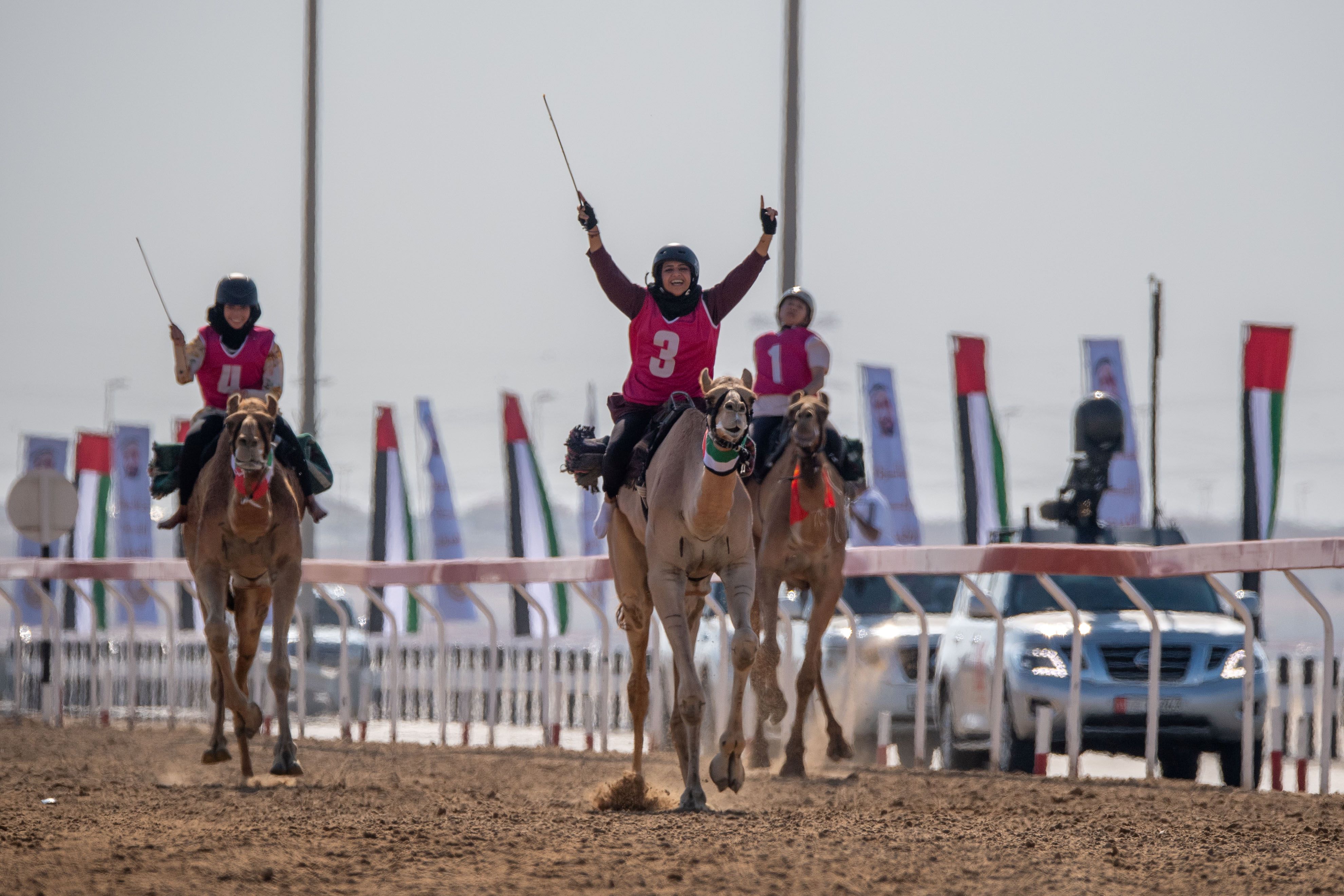 تزامنًا مع مهرجان الشيخ زايد المشاركين في رحلة الهجن ضمن جائزة زايد الكبرى  53 متسابق من 28 جنسية والصدارة إماراتية