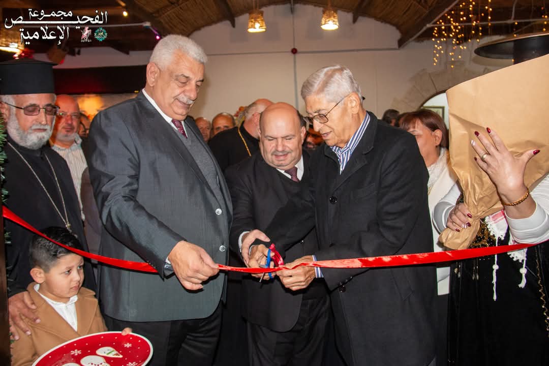 الصايغ يرعى حفل إضاءة شجرة عيد الميلاد في الفحيص