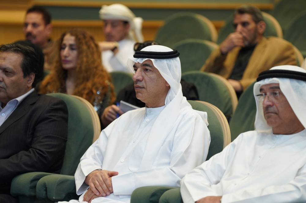 خلال مؤتمر صحفي لإدارة المسرح بالشارقة