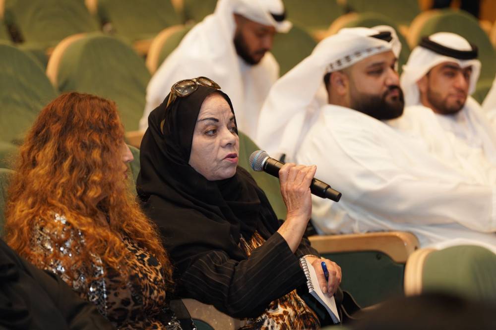 خلال مؤتمر صحفي لإدارة المسرح بالشارقة