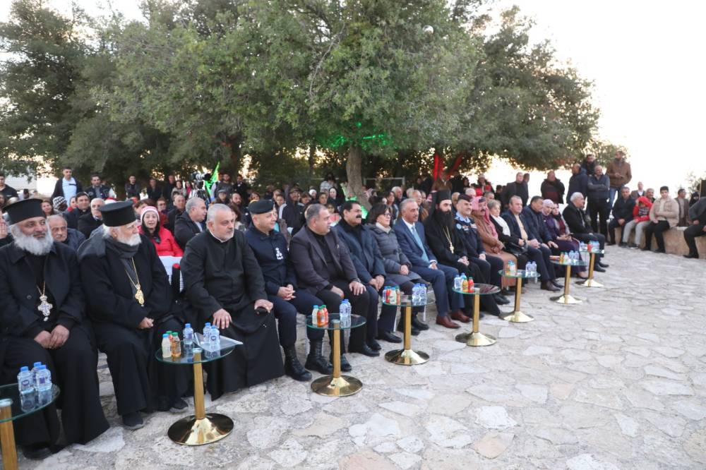 وزيرة السياحة والآثار تضيء شجرة عيد الميلاد في موقع مار الياس بعجلون