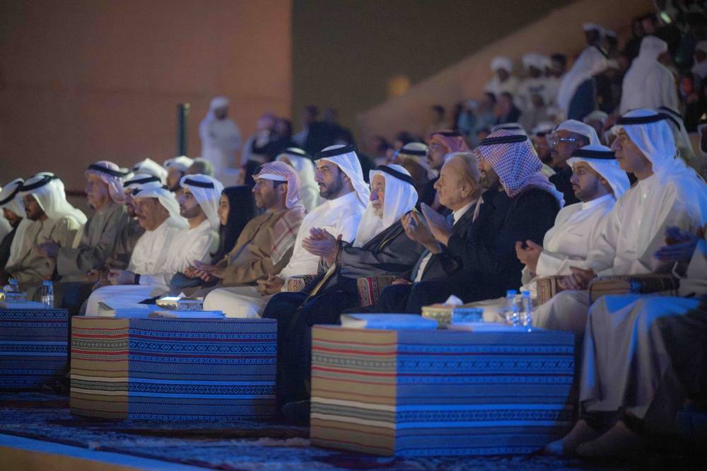 حاكم الشارقة يشهد انطلاق فعاليات الدورة الثامنة من مهرجان المسرح الصحراوي
