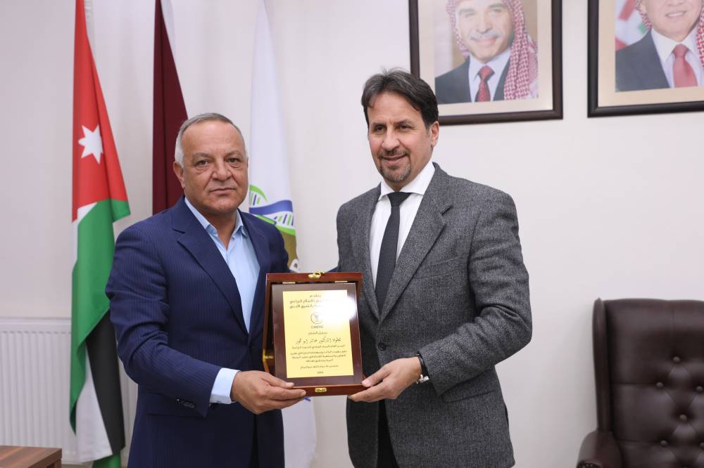 المركز الإقليمي للإصلاح الزراعي يكرم البحوث الزراعية لمساهمتة في إنجاح البرامج التدريبية