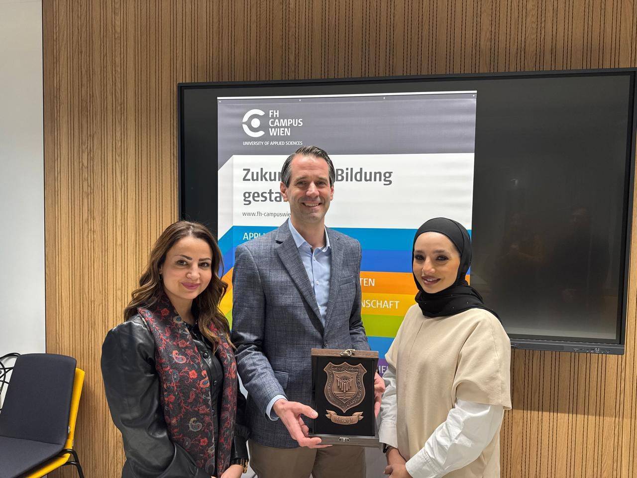 رئيس جامعة عمان الأهلية يلتقي خريجي التمريض الأردنيين المبتعثين ضمن برنامج توظيف بالنمسا ... (صور)