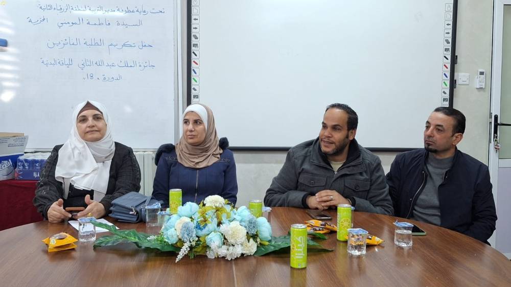 المومني تعقد اجتماعًا لتطبيق  مبادرة مقدام في مدارس المديرية