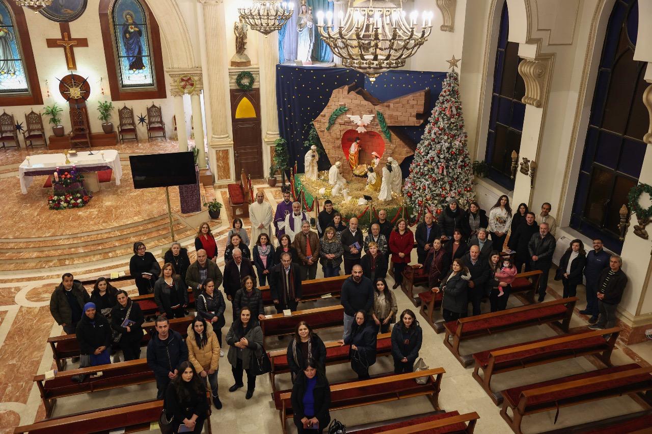 مجسم الأردن وفلسطين يمثّل مغارة الميلاد في كنيسة القلب